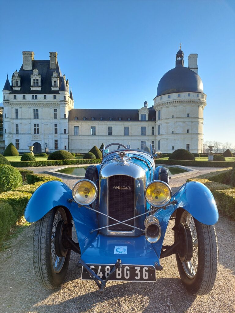 AMILCAR devant le Château de Valençay