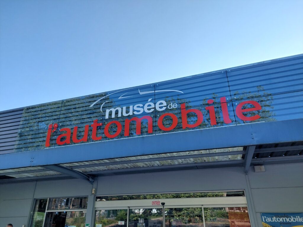 Enseigne du Musée de l'Automobile