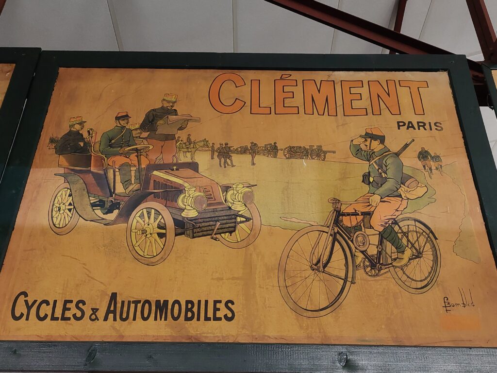 Affiche ancienne au musée automobile à valençay