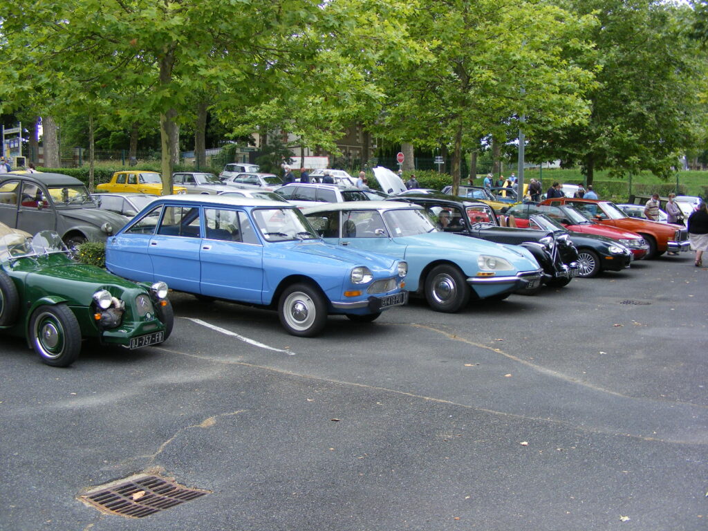 Rassemblement de véhicules anciens